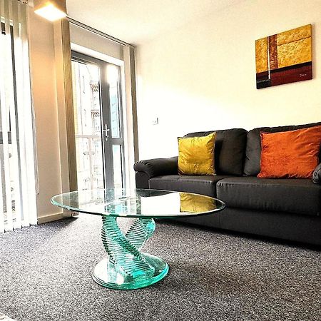 2 Bed Ensuite With Balcony And Free Onsite Secure Parking Manchester Kültér fotó