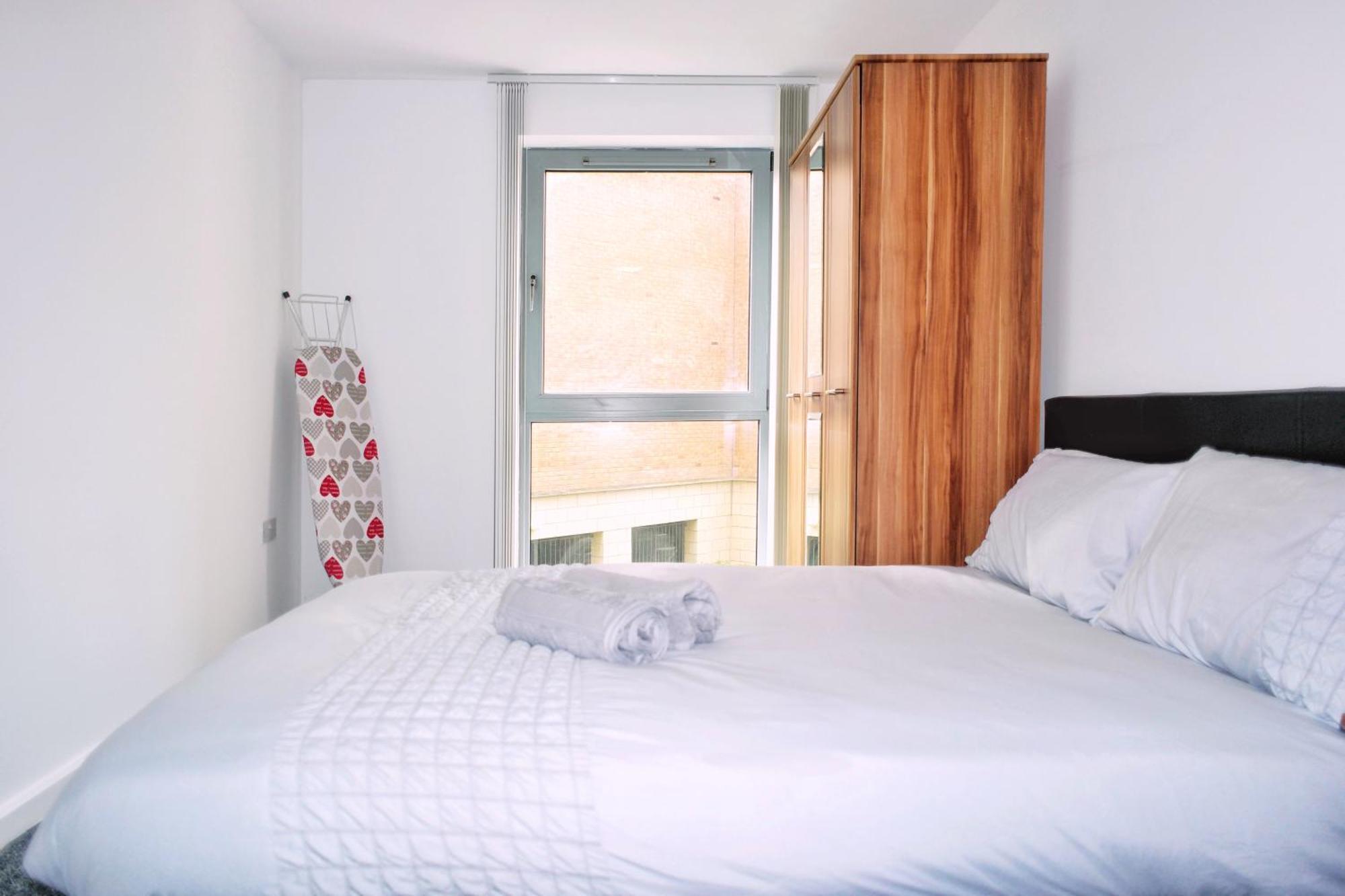 2 Bed Ensuite With Balcony And Free Onsite Secure Parking Manchester Kültér fotó