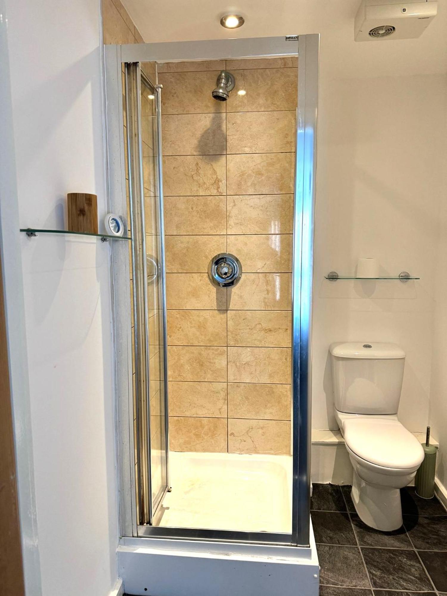 2 Bed Ensuite With Balcony And Free Onsite Secure Parking Manchester Kültér fotó